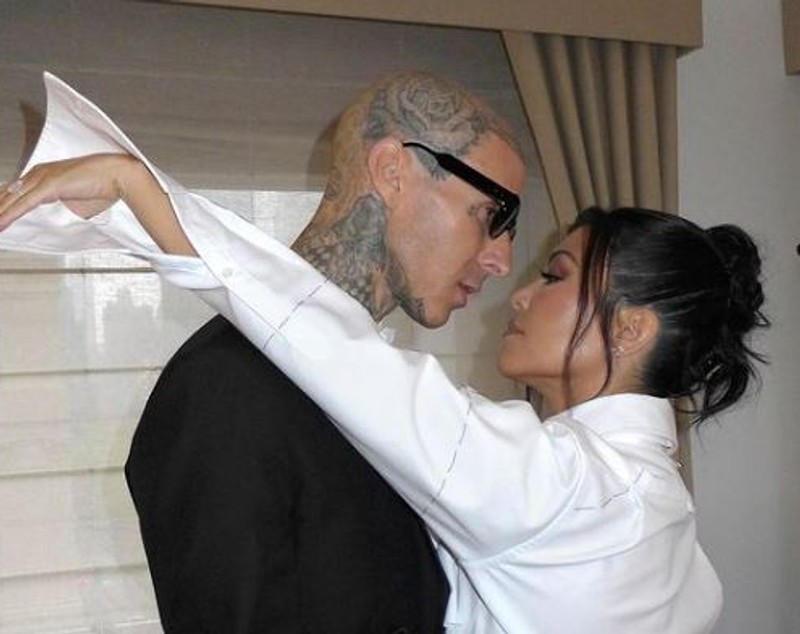 Kourtney Kardashian și Travis Barker au devenit părinți. Ce nume inedit au ales pentru bebeluș