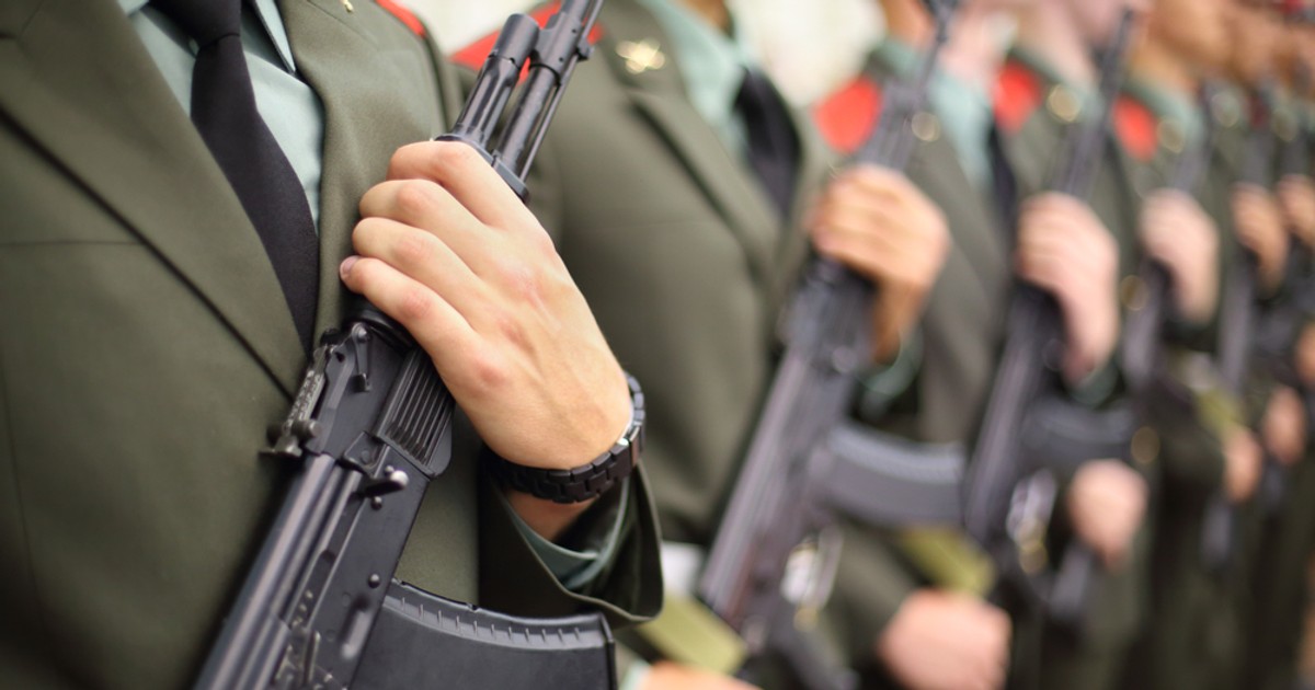 Atac armat într-o bază militară din Rusia. Opt soldați au fost uciși de un coleg