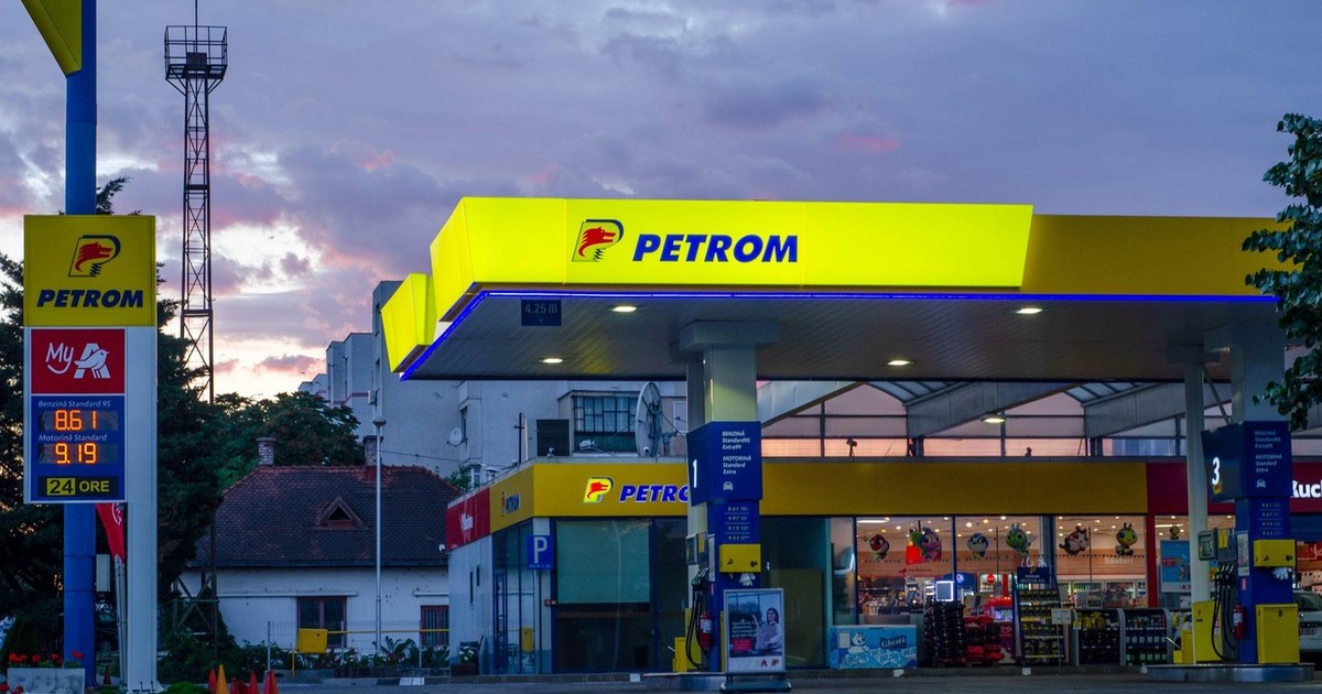 Pentru prima oară de la privatizarea Petrom, OMV nu mai are majoritate în Consiliul de Supraveghere al celei mai importante companii românești. Benzinărie Petrom pe fond galben