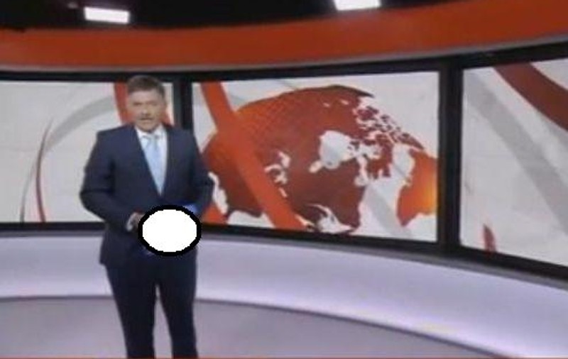 Incredibil! Vezi cu ce a intrat în direct în mână prezentatorul BBC News! | VIDEO