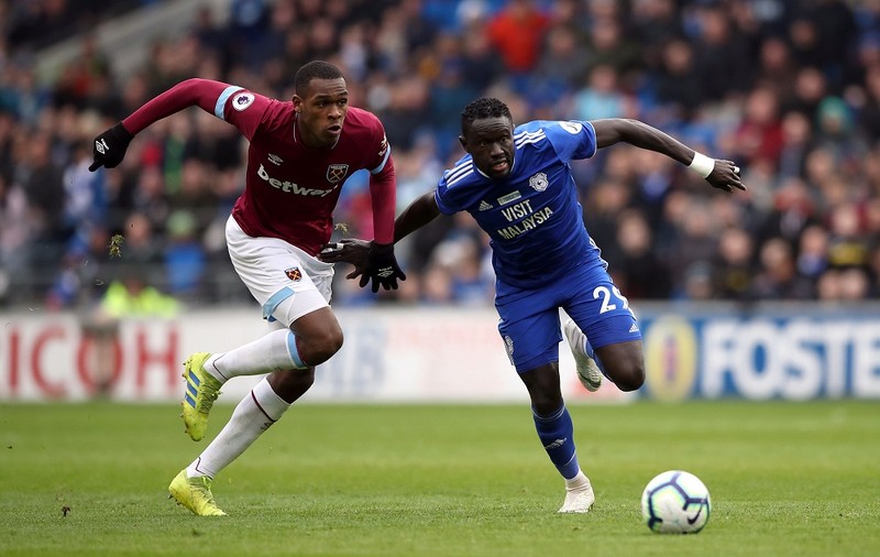 Fotbalistul Oumar Niasse a fost prins în timp ce se plimba cu mașina, deși în Anglia a fost impusă carantina