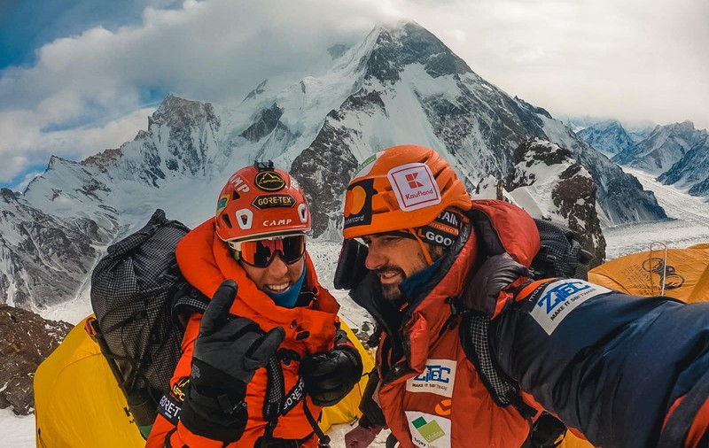 Alex Găvan renunţă la încercarea de a cuceri vârful K2 pe timp de iarnă