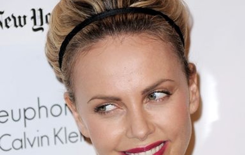 Charlize Theron a înfiat un copil