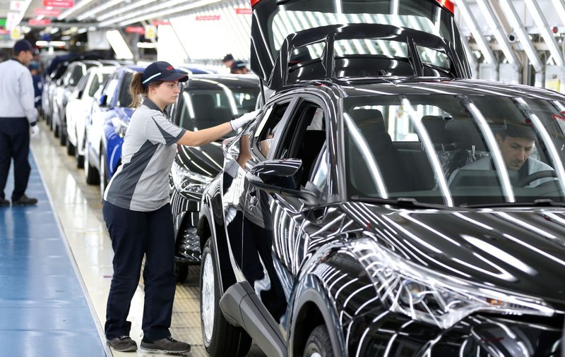 Producția globală a Toyota scade pentru a noua lună consecutiv în octombrie