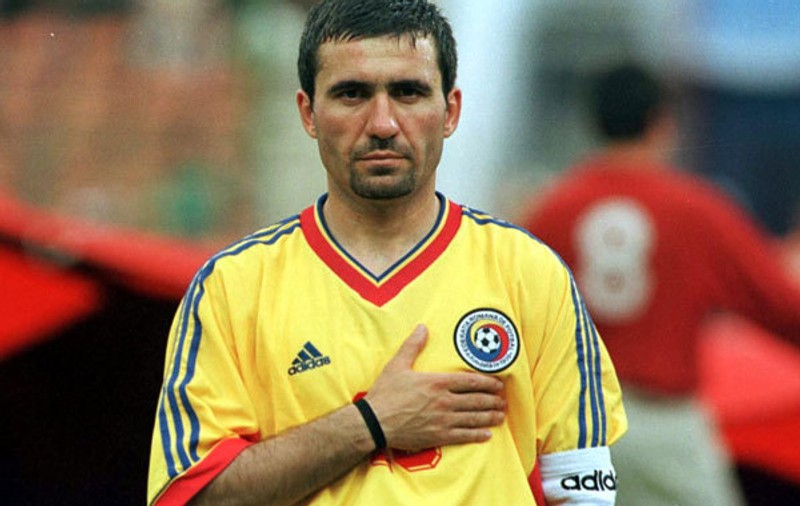 România, în era Daum. Neamțul a învățat imediat tacticile ”mioritice”: i-a dat ”calde” lui Hagi: ”El e starul mondial de la care am învățat multe trucuri”
