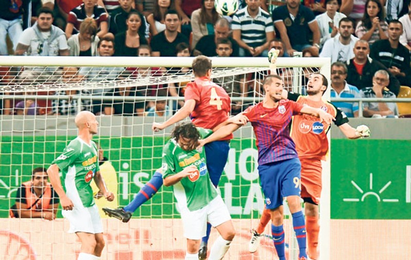 Cristiano Bergodi a antrenat în România şi este impresionat de parcursul european al fostelor lui echipe: «Steaua şi CFR s-ar bate pentru podium în Italia!»