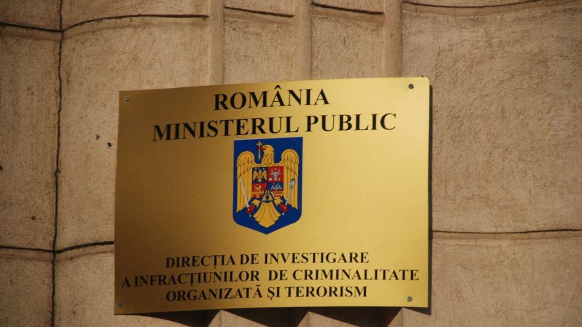 „Răspândirea bolilor la animale sau plante și i neglijență în serviciu”, sunt faptele cercetate de procurori în dosarul pestei porcine