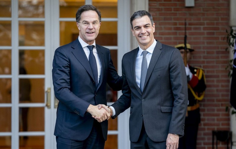 Rutte îl avertizează pe Sánchez că va trebui să „găsească bani” pentru Apărare. Nu se va face o „excepție” pentru Spania