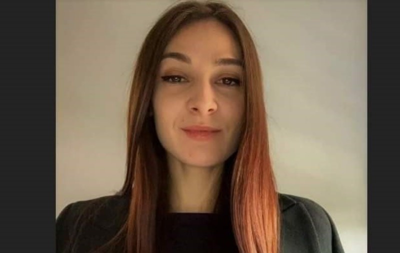 Lovitură de teatru în cazul unei tinere avocate care a murit după ce a căzut de la etaj: Iubitul, care era și șeful ei, reținut după un an