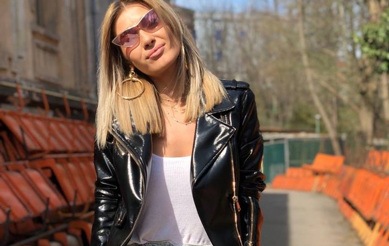 VIDEO EXCLUSIV/ Alina Eremia își schimbă ținutele de scenă cu câteva ore înaine. „Sunt o persoană mai imprevizibilă”