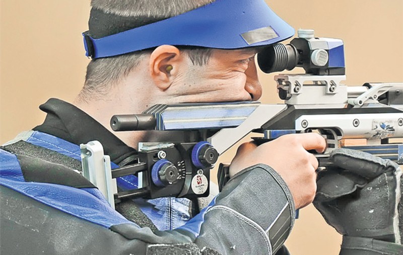 Moldoveanu, campionul olimpic la tir, poartă un echipament de 30 de kilogeame și a slăbit 2 kilograme în finală! 