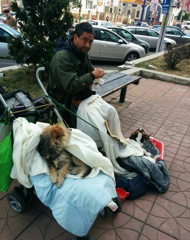 Experiențele unui cerșetor italian care a ajuns pe străzile din România! Ce spune despre țara noastră