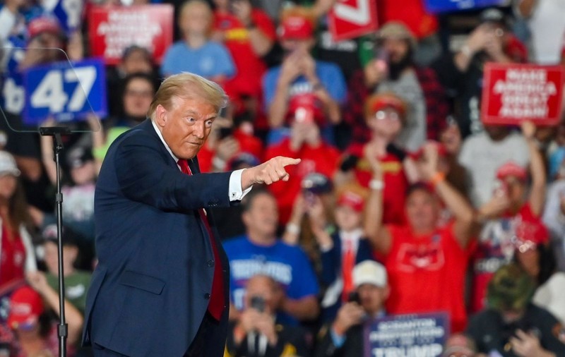 Trump susține că Xi Jinping nu îl poate provoca pentru că știe că este „nebun”: „Dacă intri în Taiwan, o să te taxez”
