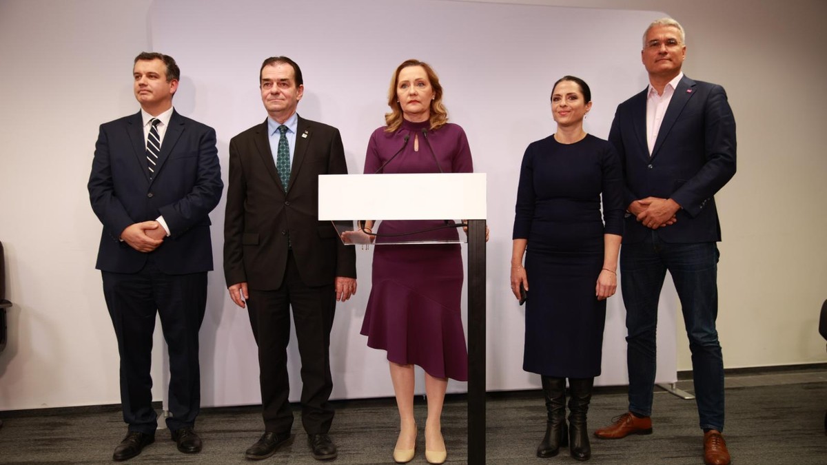 Conferinta de presa cu Elena Lasconi, Ludovic Orban si Eugen Tomac