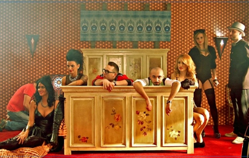 Andra, Antonia, Ruby, FRUMUSEŢILE pe care Cabron le-a convins să apară în NOUL VIDEOCLIP, "Iarna pe val"! VIDEO