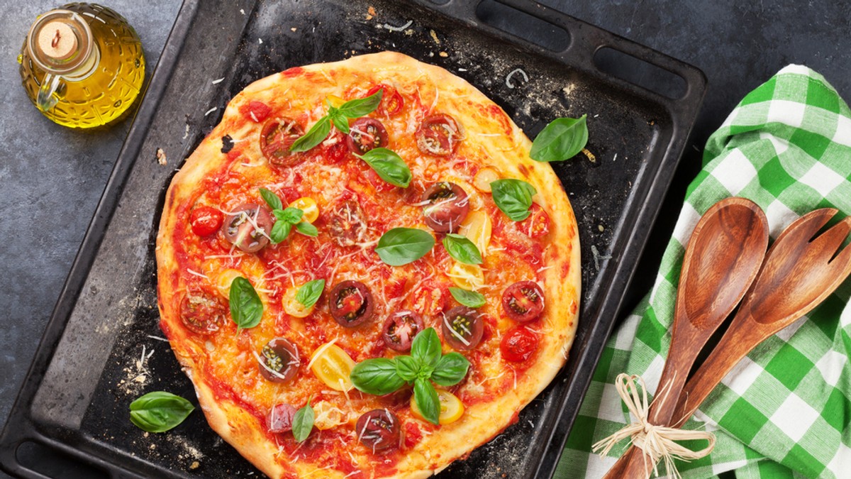 Rețete pizza - cum faci acasă blat pentru pizza, dar și cele mai bune rețete de topping-uri