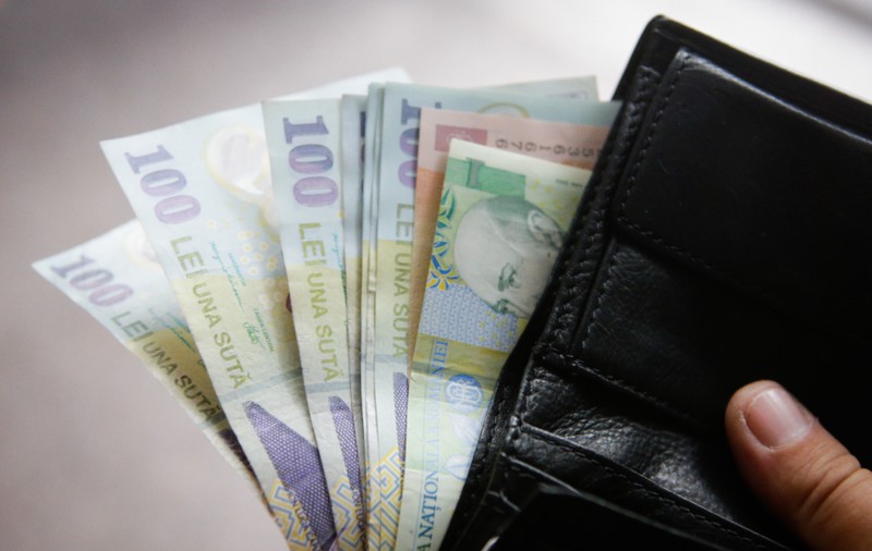 Cartel Alfa îi cere lui Ilie Bolojan creșterea salariului minim la cel puțin 4.350 lei, altfel demarează proteste