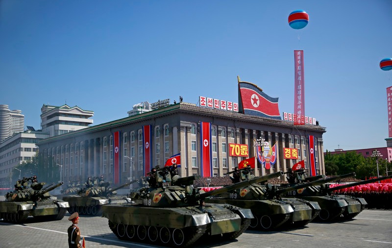 Paradă militară în Coreea de Nord. Evenimentul, monotorizat de Coreea de Sud și serviciile americane