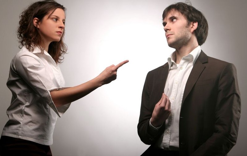 Divorţează pentru că soţia l-a transformat în sclav