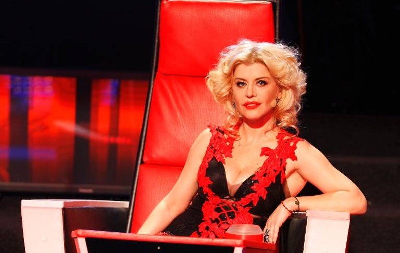 Loredana face show în club!