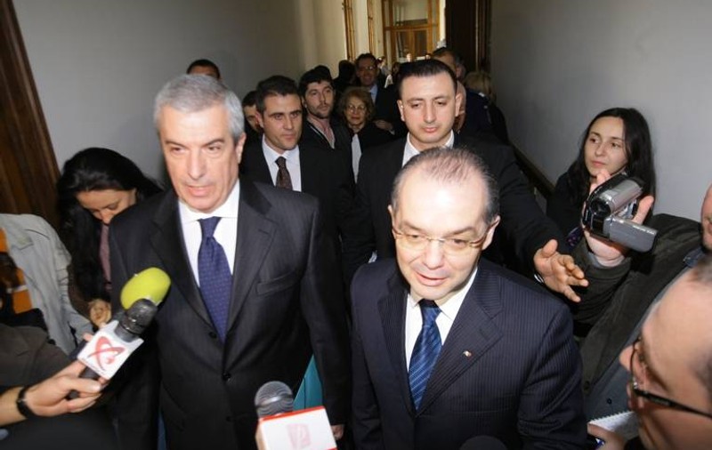 Războiul dintre Boc şi Tăriceanu nu s-a terminat! Fostul premier îi face plângere la CEDO actualului prim-ministru