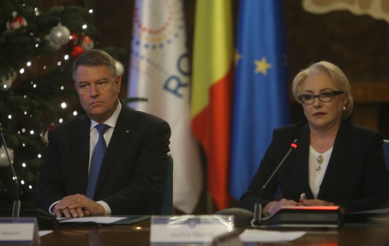 Faptele care „vorbesc” pentru Klaus Iohannis și Viorica Dăncilă, finaliștii alegerilor prezidențiale 2019