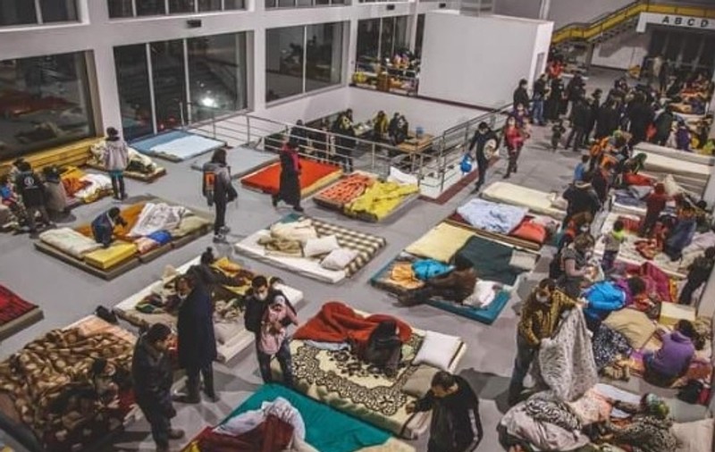 Primăria Miercurea Ciuc mută într-un centru de criză cu 40 de containere romii afectați de incendiul de anul trecut