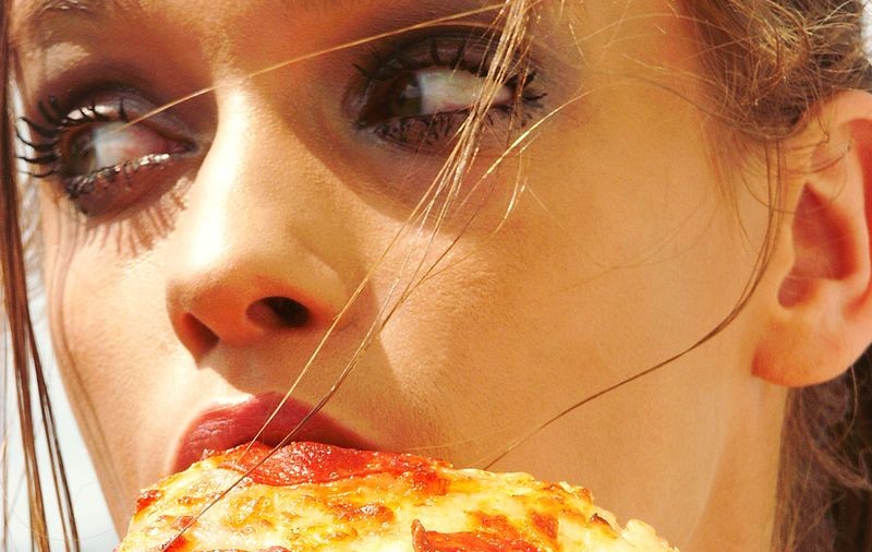 A apărut pizza "EurOVIsion" şi cocktail-ul "Playing With Fire"