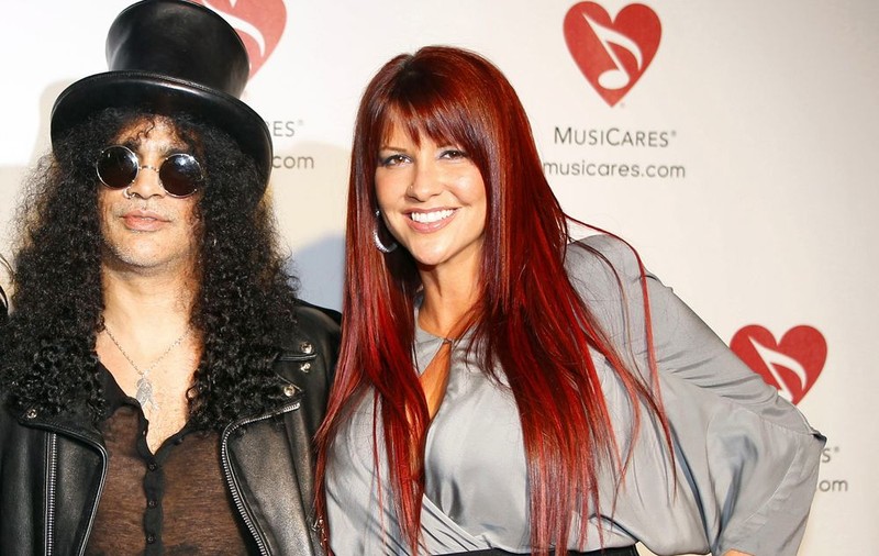 Slash, fostul chitarist al trupei Guns N' Roses, divorţează 