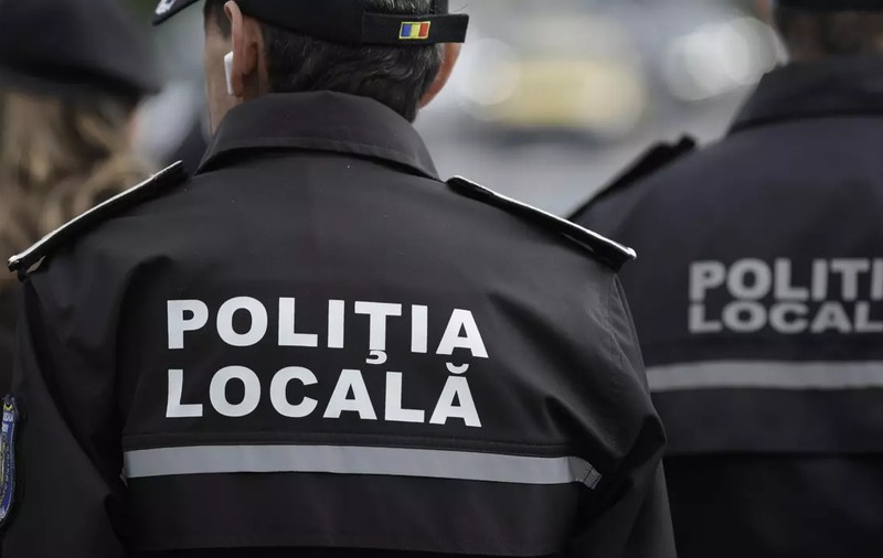 STENOGRAME. O polițistă locală din Sectorul 1 arestată în dosarul șpăgilor a sărit pe geam, ca să scape de mascați. „Vino și ia-mă, că mă ridică!”