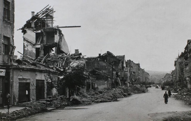 Cum au transformat bombardierele americane Cluj-Napoca în ruine, în doar 50 de minute. 1.200 de bombe au căzut peste oraș în 1944