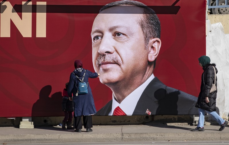 Erdogan se folosește de blocarea aderării Suediei și Finlandei la NATO în campania internă din Turcia