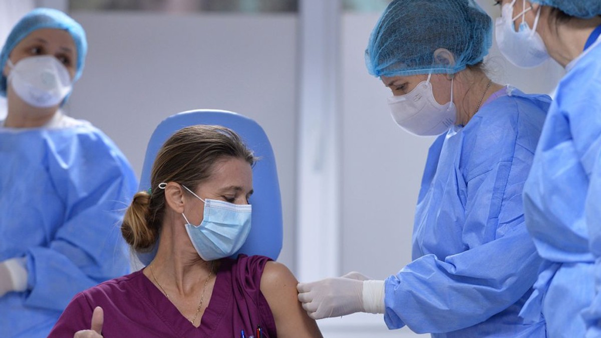 VIDEO Un studiu Pfizer arată că vaccinul său este eficient împotriva unor mutații ale tulpinilor din Marea Britanie și Africa de Sud