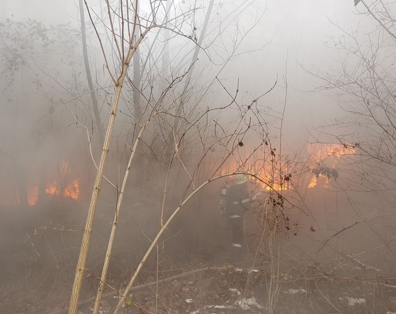 UPDATE Incendiu în Vaslui. A ars un depozit de deșeuri FOTO&VIDEO