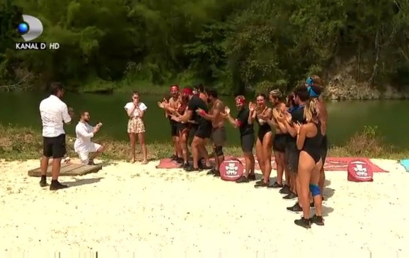 Moment unic! A fost cerută în căsătorie pe platoul de filmare de la „Survivor România”