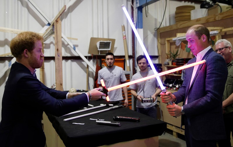 Prinții Harry și William ar putea să joace în următorul Star Wars