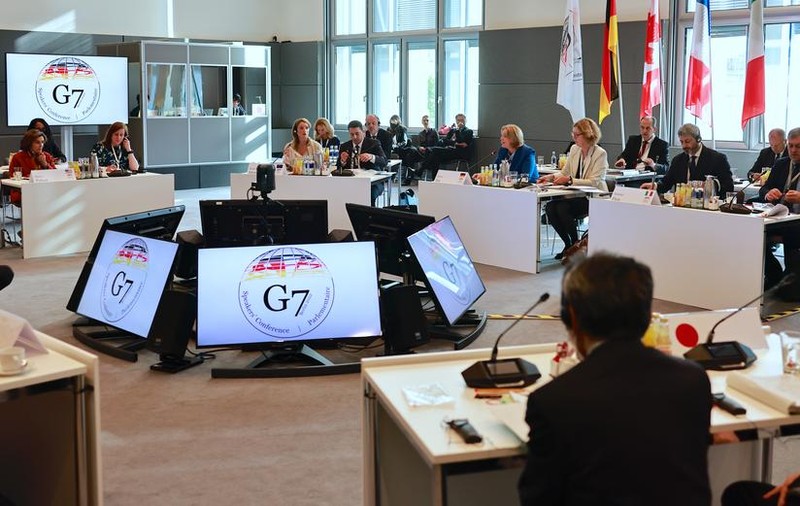 G7 anunță noi sancțiuni care să „mențină o presiune economică şi politică intensă asupra Rusiei”