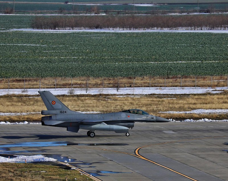 Primele trei avioane F-16 cumpărate din Norvegia au ajuns în România