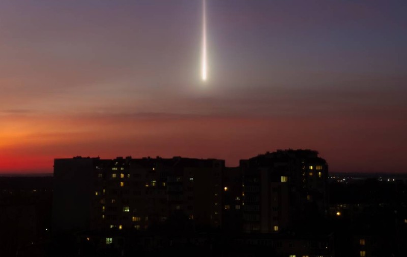 Povestea primei femei care a fost lovită de un meteorit: trăgea un pui de somn în timpul impactului, dar a scăpat doar cu o vânătaie la șold