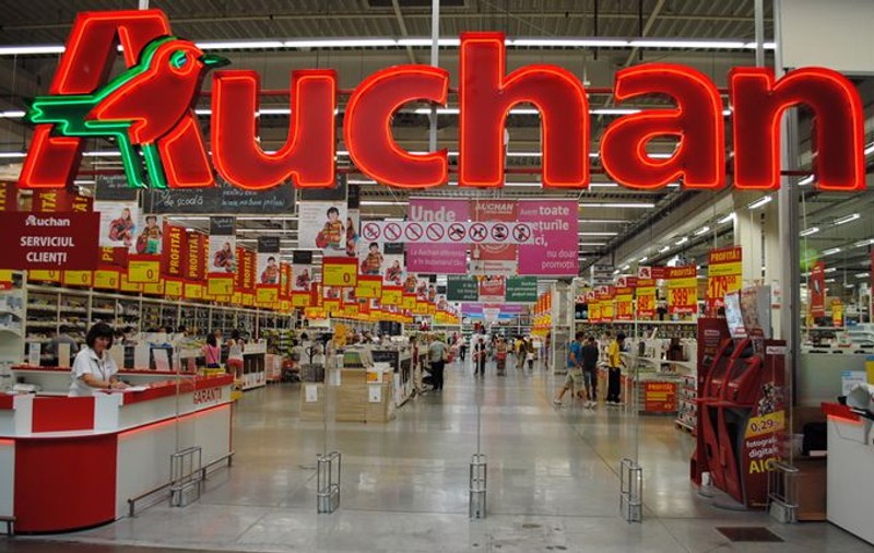 Zeci de magazine Auchan din toată ţara, amendate de ANPC din cauza mai multor probleme. 14 dintre ele au fost închise