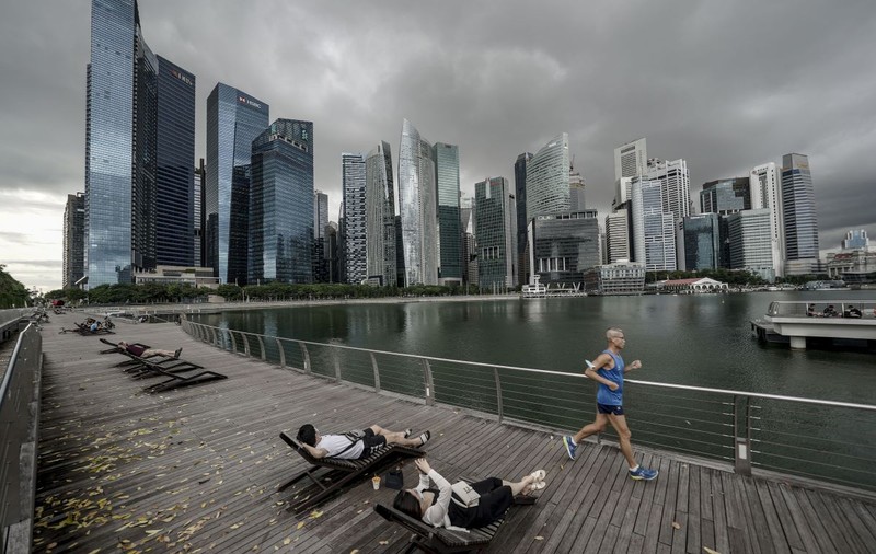 Singapore vrea să renunțe la restricții și să nu mai numere cazurile COVID. Noua strategie ar putea fi un model pentru alte țări