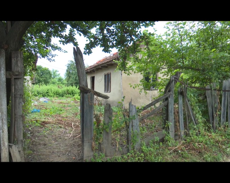 A scăpat cu viaţă după ce a căzut 8 metri în fântână!