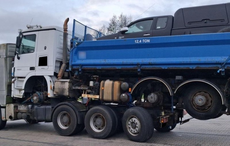 Cât de departe a ajuns șoferul acestui camion, care a plecat din Suedia și își dorea să meargă tocmai în Iordania