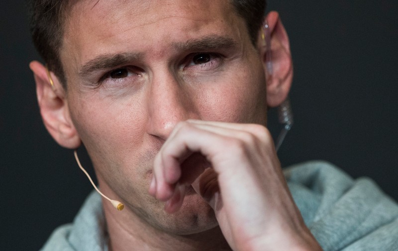 Leo Messi, îmbrăcat strălucitor la decernarea Balonului de Aur / VIDEO