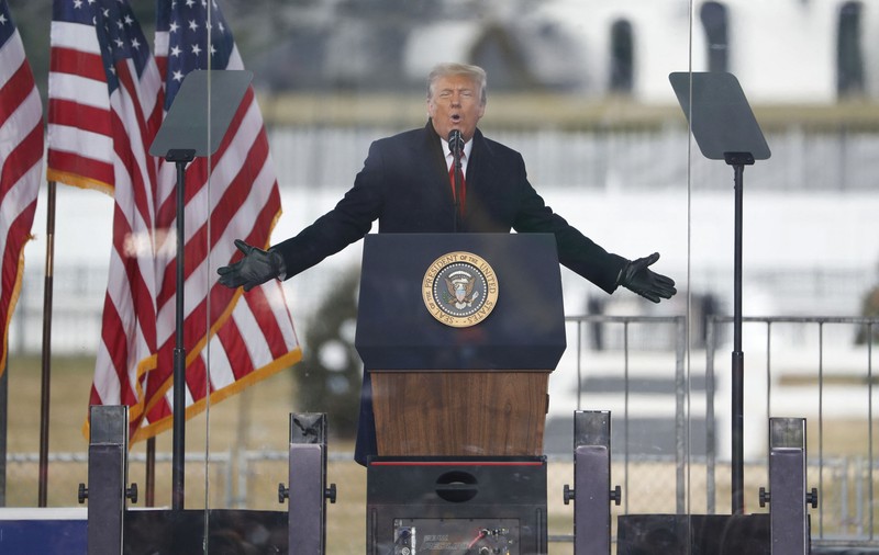 Donald Trump, mesaj către protestatarii care au dat buzna în Capitoliu: „Vă iubim, mergeți acasă”