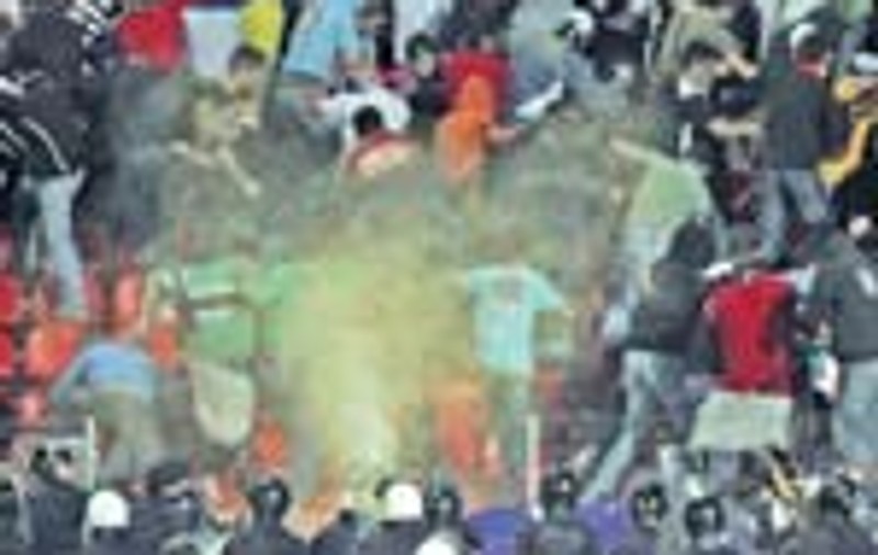 Razboi civil in tribune