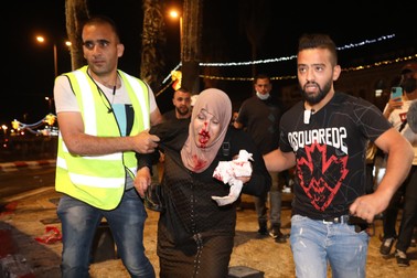 Peste 90 de protestatari au fost răniți în urma violențelor de sâmbătă seară. Foto: EPA