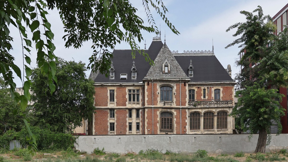 Așa arată în prezent Casa Niculescu-Dorobanțu. Foto: Vlad Chirea (Libertatea)