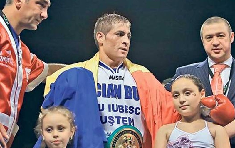 «Bombardier» la atac! Viorel Simion are un motiv în plus să-l bată pe englezul Selby la el acasă: e tătic a treia oară
