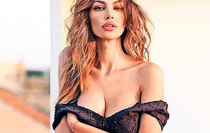 Ce peisaj exotic se aşterne la picioarele Mădălinei Ghenea!
